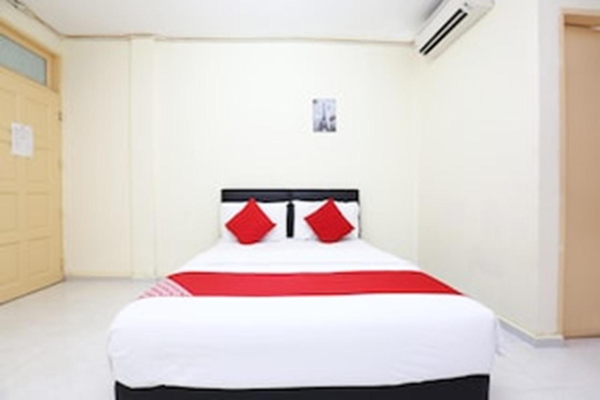 Super Oyo 89640 Hotel Pelangi Marang Exterior foto