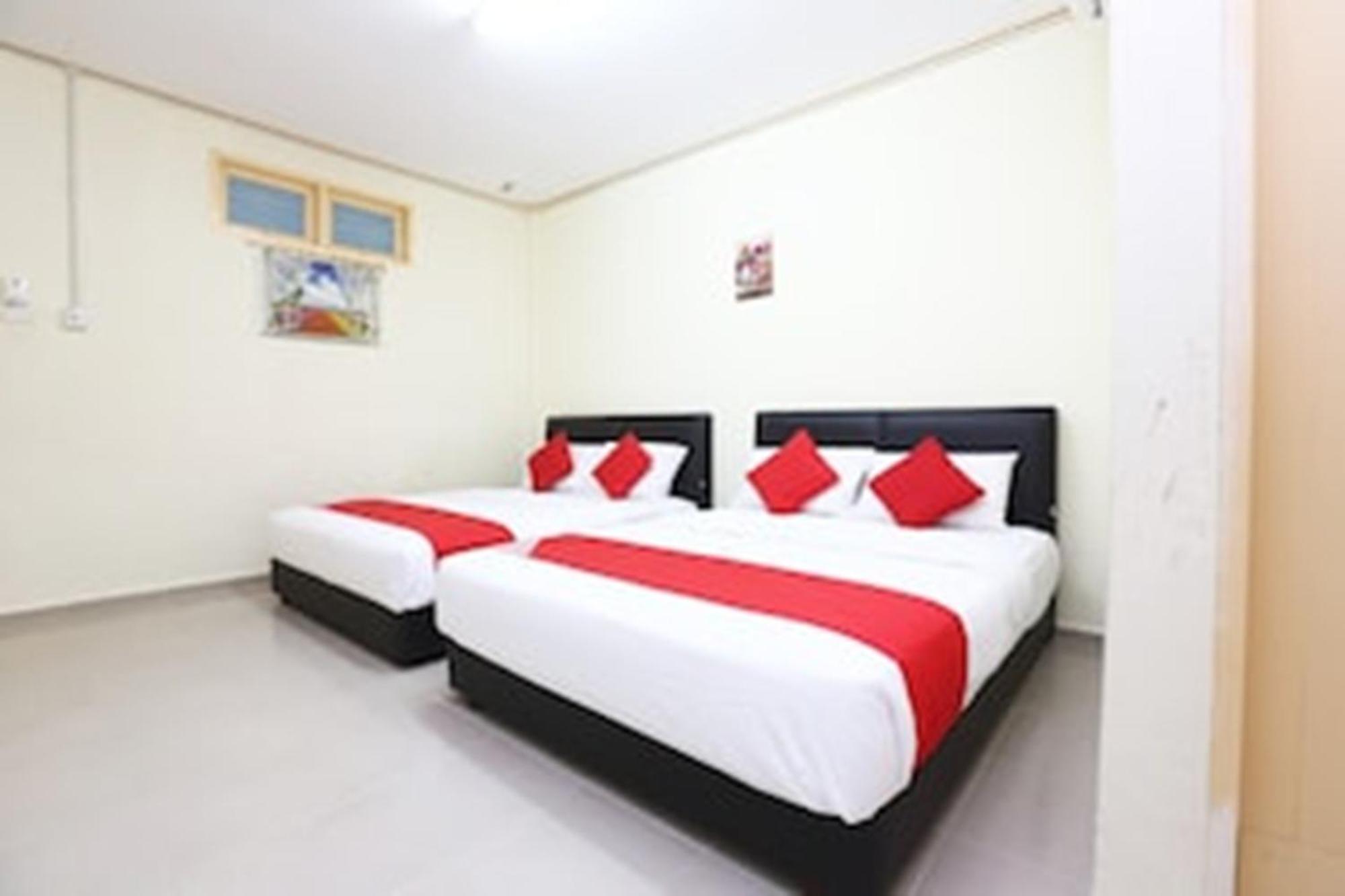 Super Oyo 89640 Hotel Pelangi Marang Exterior foto